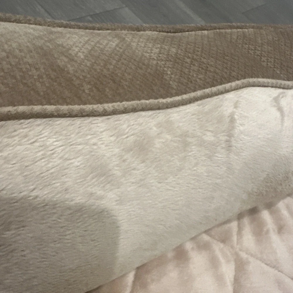 Serta® Ortho Foam Quilted Couch Pet Bed Tan 34 X 24 X 8 Plush Washable